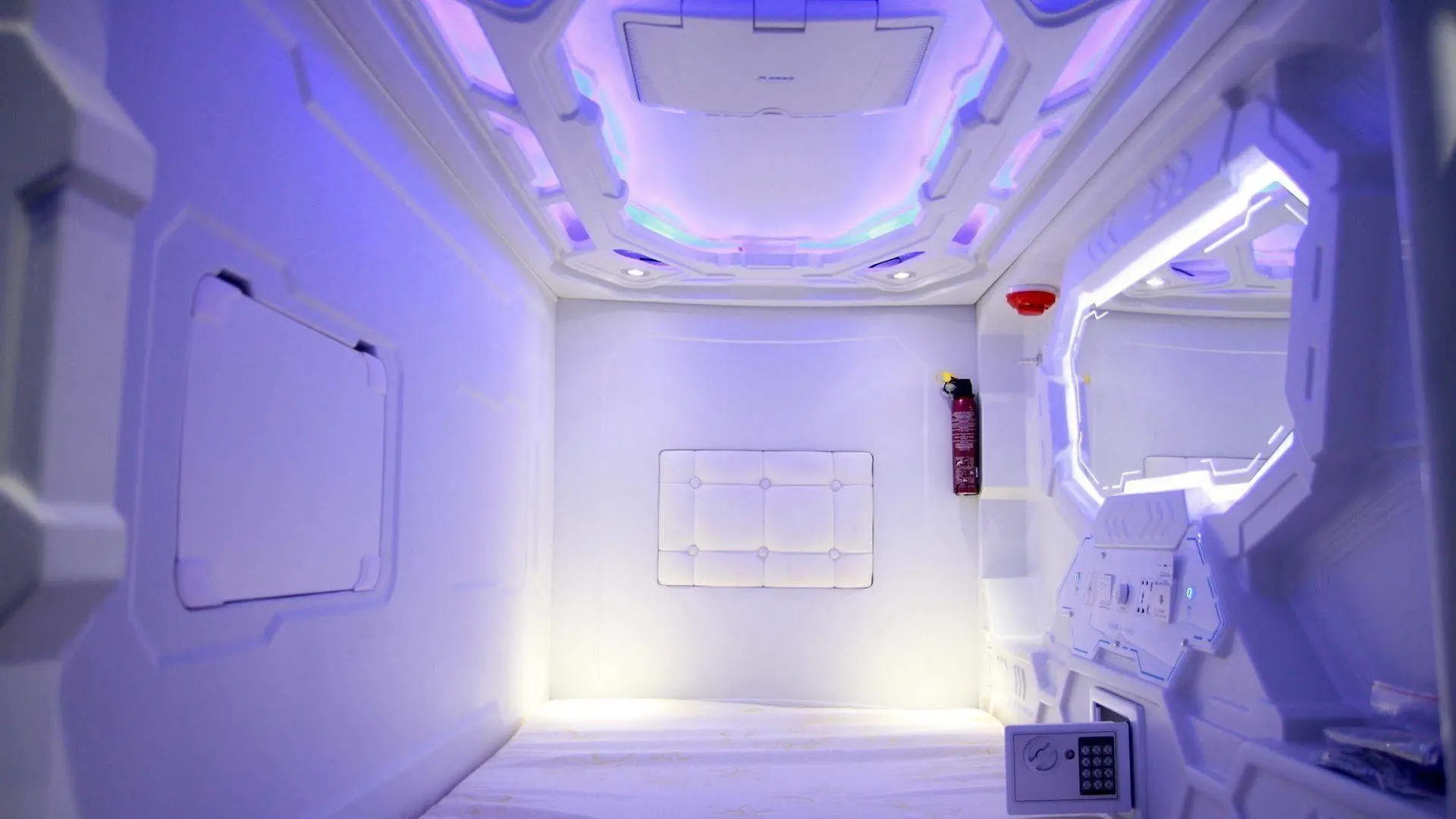 סינגפור Met A Space Pod @ Little India מלון קפסולה