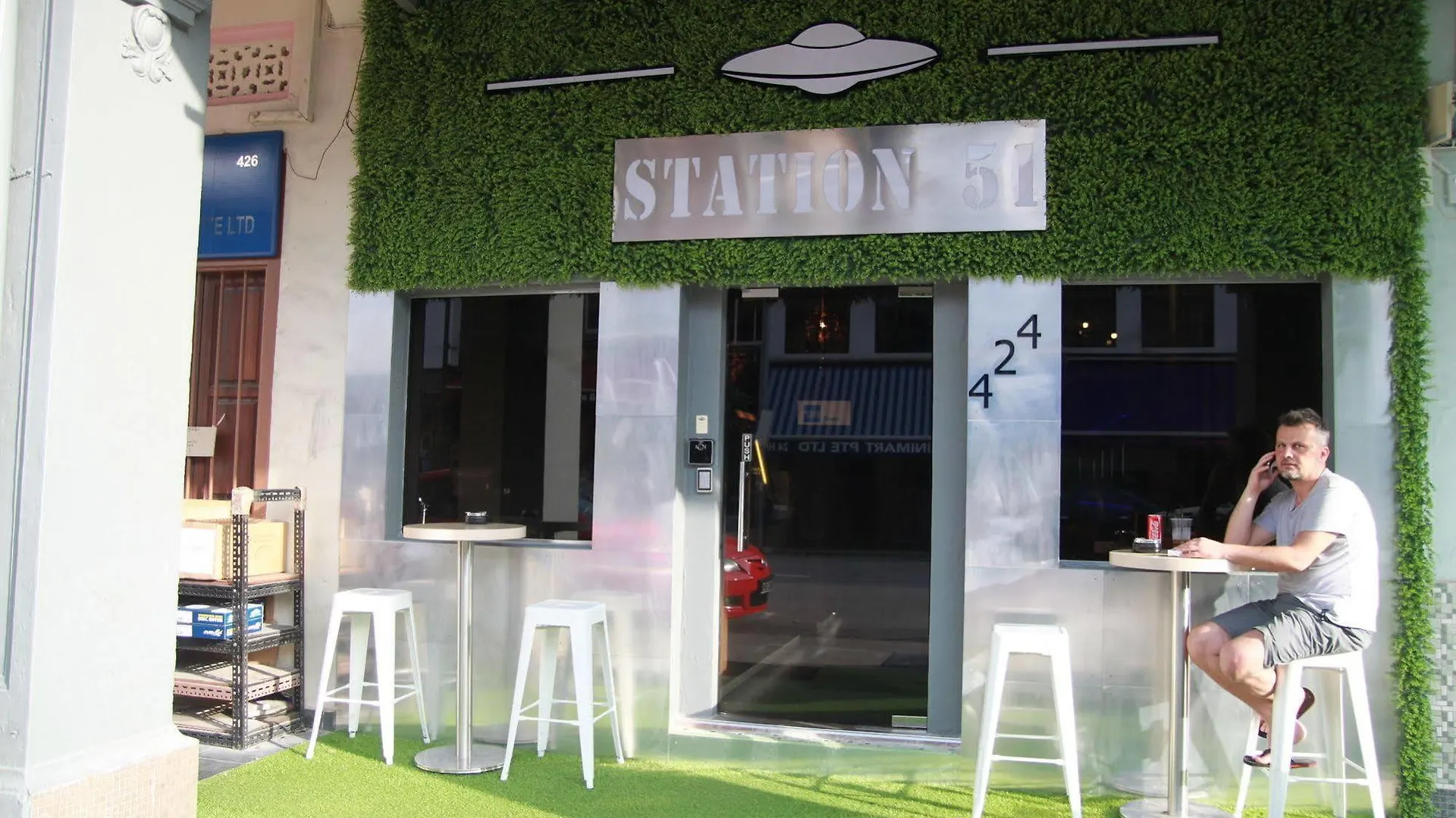 סינגפור Met A Space Pod @ Little India 2*,  סינגפור