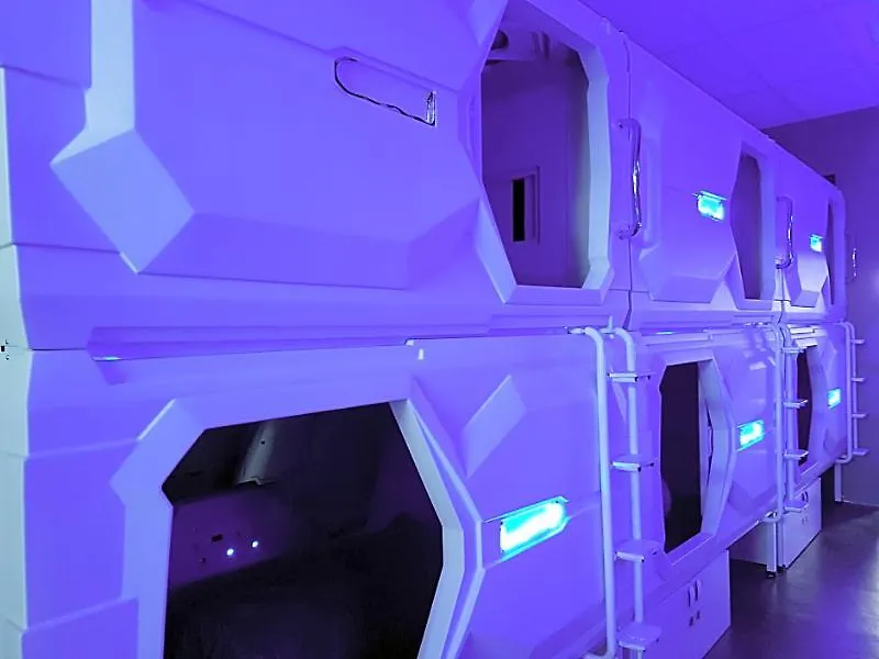 סינגפור Met A Space Pod @ Little India מלון קפסולה
